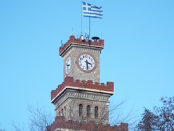 Με λίγη συννεφιά και αρκετό κρύο η 25η Μαρτίου στα Τρίκαλα  
