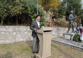 Η  Πιαλεία τίμησε τον ήρωά της Βασίλη Τσιαβαλιάρη