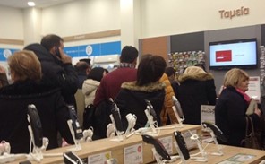 Τρίκαλα: Στους ρυθμούς της Black Friday καταναλωτές και εμπορικά καταστήματα