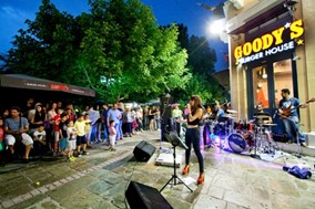 Πολύ... rock τα εγκαίνια του Goody's Burger House στα Τρίκαλα (ΕΙΚΟΝΕΣ)