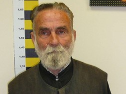 Aυτός είναι ο 80χρονος ιερέας που συνελήφθη για ασέλγεια σε 11χρονο κορίτσι στον Βόλο