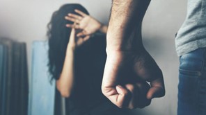 Λάρισα: Σοκάρει η αστυνομικός που έπεσε θύμα άγριου ξυλοδαρμού από τον σύζυγό της