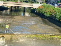 Ο Δήμος Τρικκαίων καθαρίζει την κοίτη του ποταμού Ληθαίου 