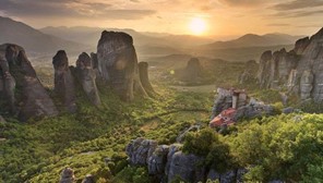 Ξένος φωτογράφος προβάλλει τα Μετέωρα στον κόσμο(VIDEO) 