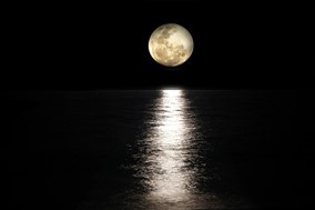 Πανσέληνος στους Ιχθύς στις 31/08/2023: Το «θλιμμένο» φεγγάρι θα υποχρεώσει σε αποφάσεις, αλλαγές και συνειδητοποιήσεις 4 ζώδια