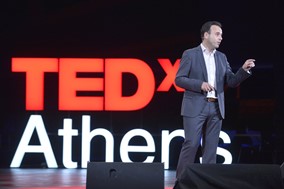 Παπαστεργίου στο TEDx Athens: «Εξυπνο» είναι να αλλάζουμε τη νοοτροπία (Βίντεο)