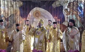 "Χριστός Ανέστη εκ νεκρών..." - Με λαμπρότητα η Ανάσταση στα Τρίκαλα 