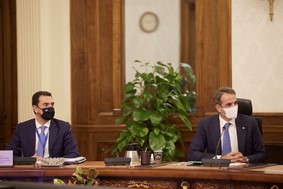 Στην Αίγυπτο μαζί με τον Πρωθυπουργό ο Σκρέκας