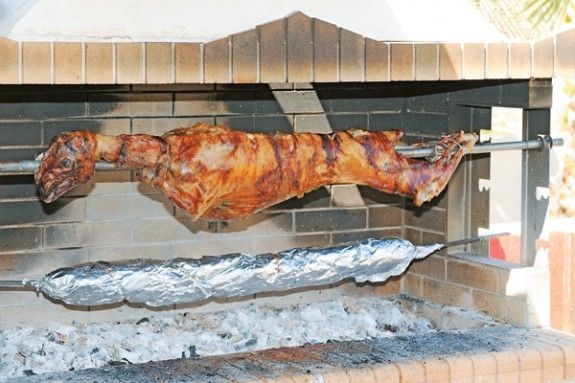Τρίκαλα: Πού θα κινηθούν οι τιμές του οβελία το φετινό Πάσχα 