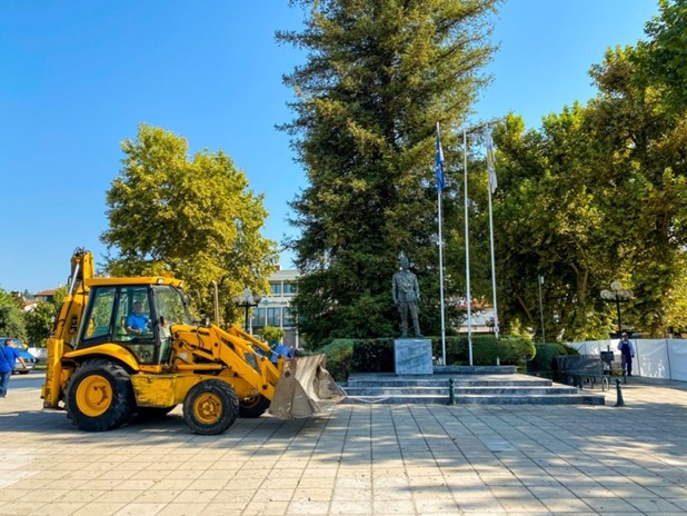 Ξεκίνησε η ανάπλαση της κεντρικής πλατείας στα Τρίκαλα