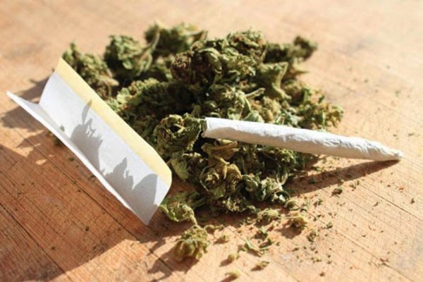 Σύλληψη 45χρονου με δέκα τσιγαριλίκια