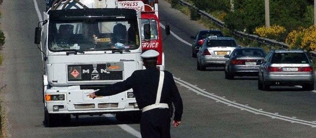Αυξημένα μέτρα Τροχαίας για τον Δεκαπενταύγουστο - Απαγόρευση κυκλοφορίας  φορτηγών - trikalaenimerosi
